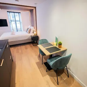 Luxurious 35m2 Designer - R51a Appartement